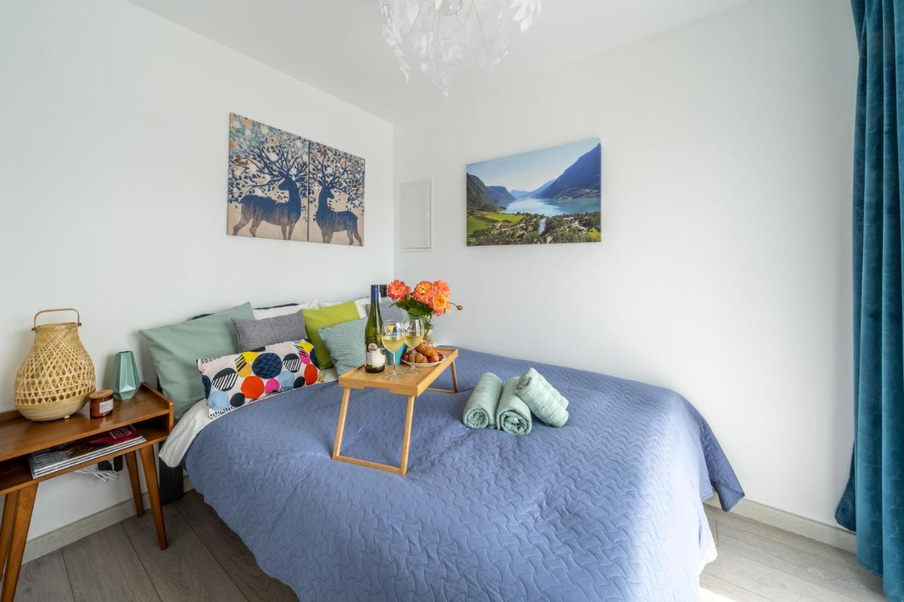 Villa Family Garden House With Free Private Parking & Playground Riga Esterno foto