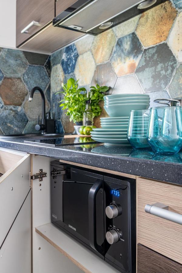 Villa Family Garden House With Free Private Parking & Playground Riga Esterno foto