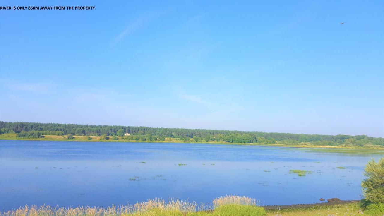Villa Family Garden House With Free Private Parking & Playground Riga Esterno foto